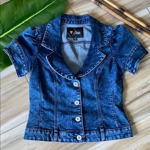 ✨ 3 for $15 ✨ Guess Jean Jacket Short Sleeve Top